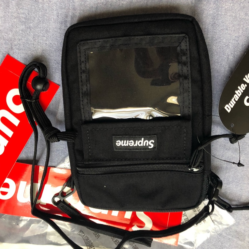 Supreme - Picture 3 of 5